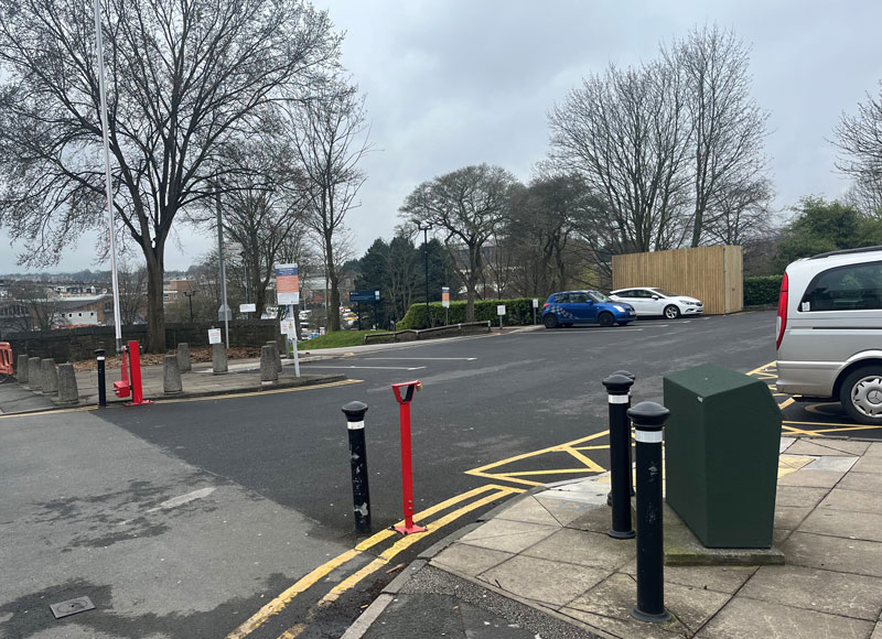 Entrance barrier to the Shearbridge / Unique Fitness carpark